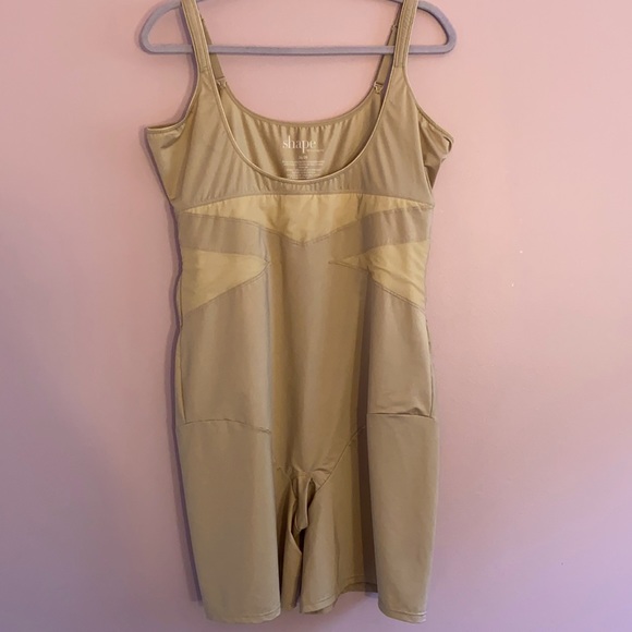 Cacique Other - NWOT - Shape by Cacique Open Bust Thigh Shaper